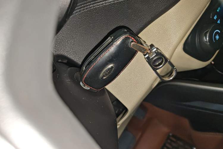 Used Ford Escort 2015 1.5L Automatic Fashion Model