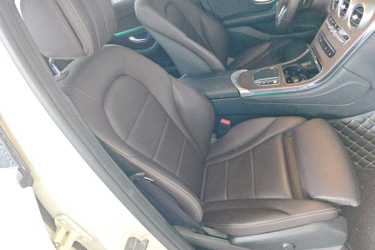 Used Mercedes-Benz GLC 2022 Facelift GLC 260 L 4MATIC Luxury Edition Right Front Seat