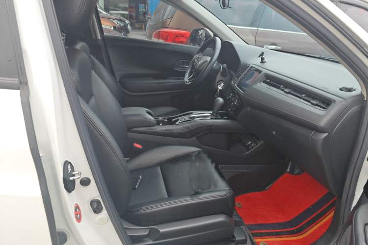 Used Honda Vezel 2020 1.5L CVT Pioneer Edition Right Front Seat