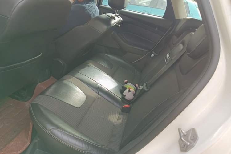 Used Ford Focus 2012 Hatchback 2.0L Automatic Luxury Sport Model
