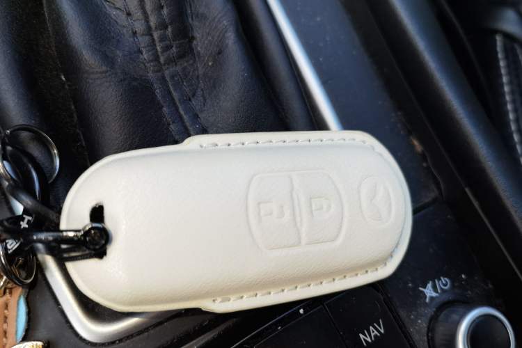 Used Mazda CX-4 2018 2.0L Automatic Two-Wheel Drive Blue Sky Dynamic Version China V Standard Vehicle Key