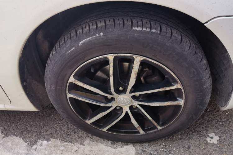 Used Bestune B50 2013 1.6L automatic luxury version Right Front Wheel Hub