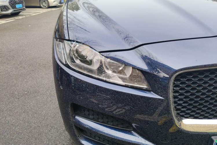 Used Jaguar F-PACE 2016 2.0T Two-Wheel Drive Urban Luxury Edition
