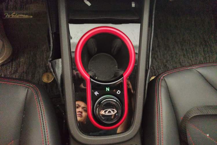 Used Chery QQ Little Ant 2022 Restyled Version Sweet Pink Edition Half-Sugar Version 30.6 kWh 30 kW 301 km Gear Lever