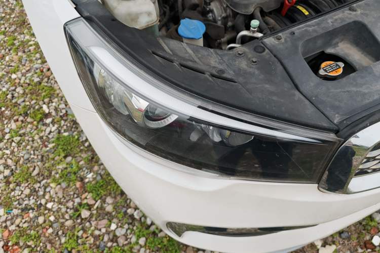 Used Kia KX7 2017 2.4L Automatic 2WD GLS 5-Seater Right Front Headlight