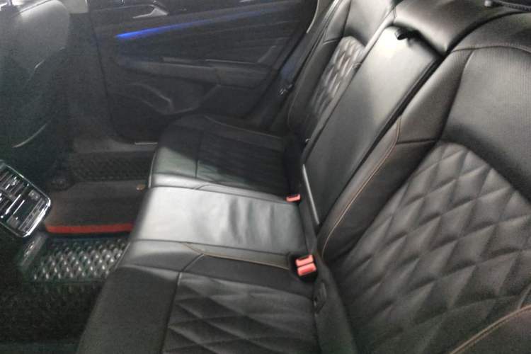 Used Volkswagen Passat 2019 330TSI Luxury Edition China VI Standard
