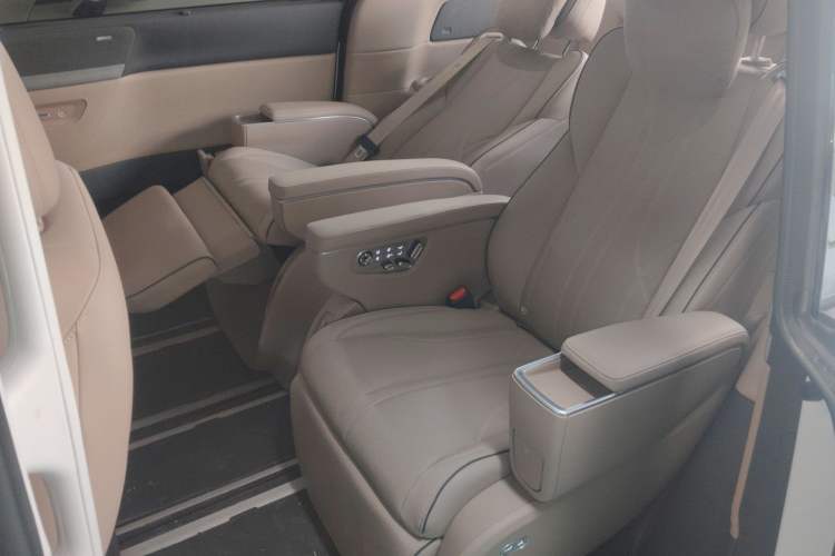 Used XPeng X9 2025 740 Ultra-Long Range Max
