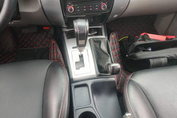 Used Mitsubishi Pajero Sport 2013 3.0L Automatic 4x4 Executive Edition
