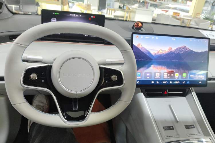 Used Hima Luxeed S7 2025 705 km Max