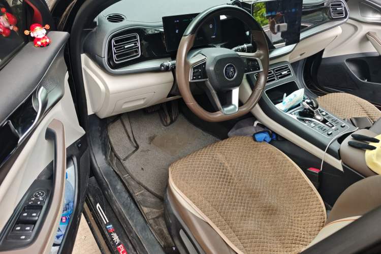 Used BYD Qin PLUS 2023 Champion Edition DM-i 120KM Leading Model Driver Seat