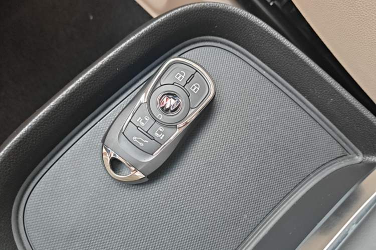 Used Buick GL8 2022 ES Land Cruiser 653T Luxury Model