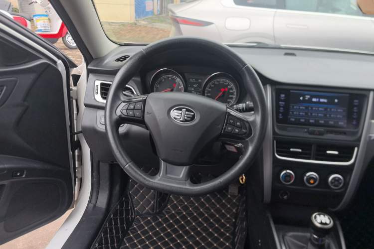 Used Bestune B30 2016 1.6L manual luxury version
