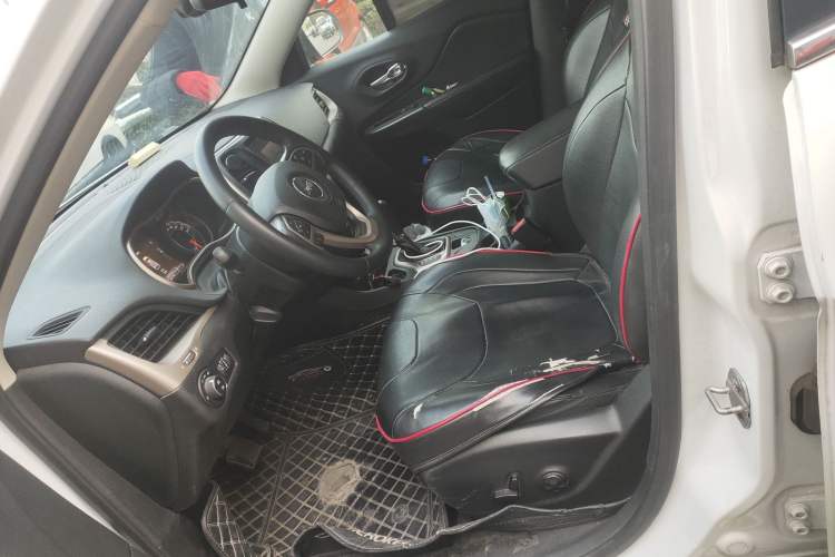 Used Jeep Cherokee 2017 2.0L Superior Edition