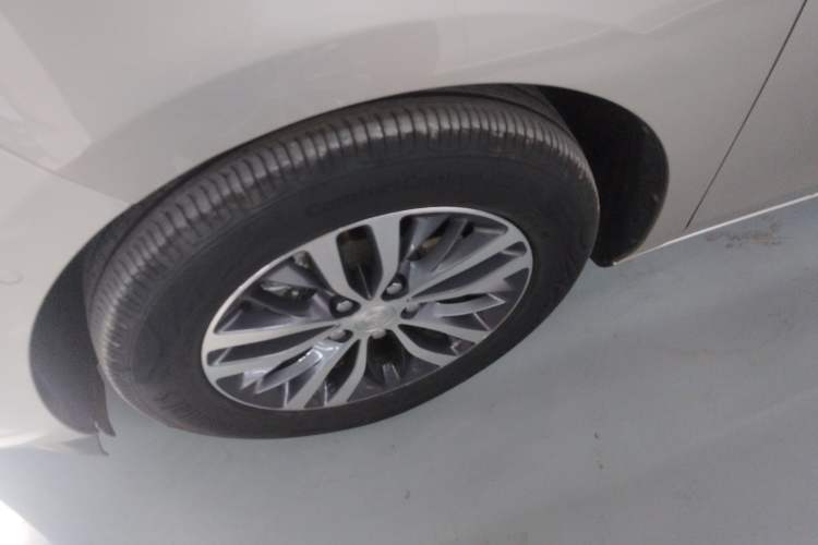 Used Buick GL8 2022 ES Landtrek 653T Luxury Edition