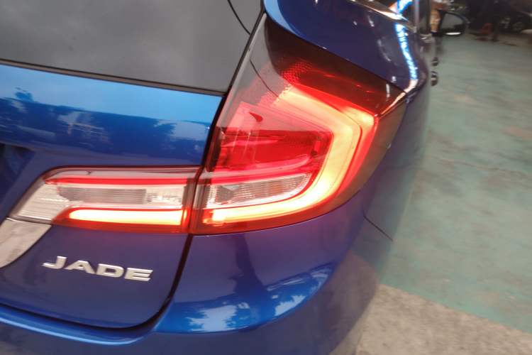 Used Honda Jade 2017 1.8L automatic Comfort version 5 seats