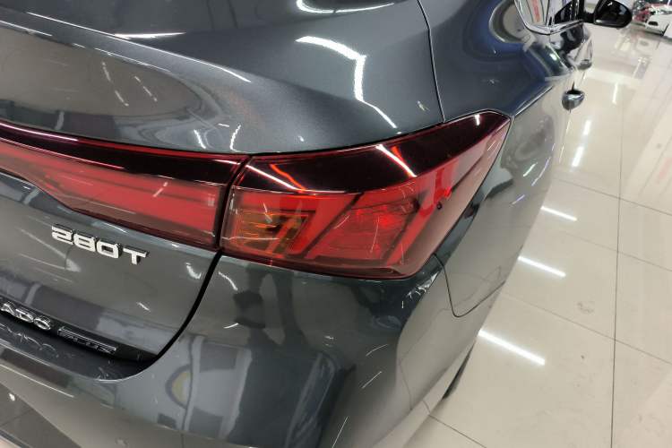 Used CHANGAN Eado 2023 Changan Edition PLUS Blue Whale NE 1.4T GDI DCT Prestige Version Right Rear Taillight