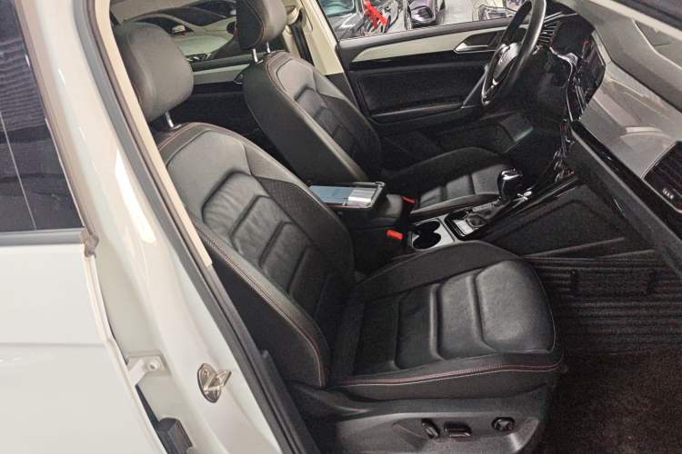 Used Volkswagen Tayron 2019 330TSI Two-Wheel Drive Luxury Model China VI Standard
