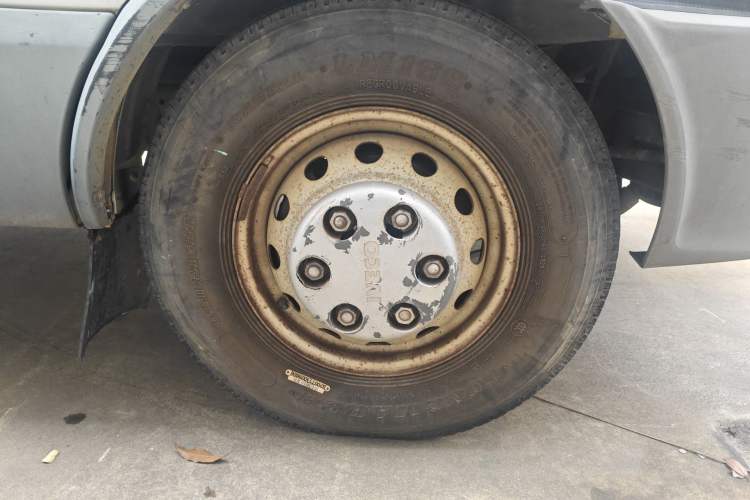 Used Iveco Power Daily 2017 2.5T Classic A37 High-Roof 7-Seater Passenger Van 47Z5 Right Front Wheel Hub