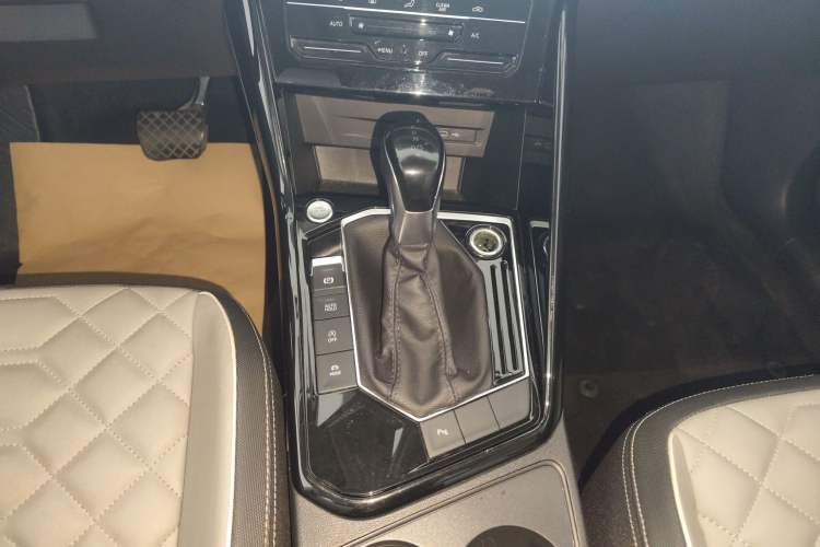 Used Volkswagen Tayron 2023 300TSI Two-Wheel-Drive Luxury Plus Advanced Edition