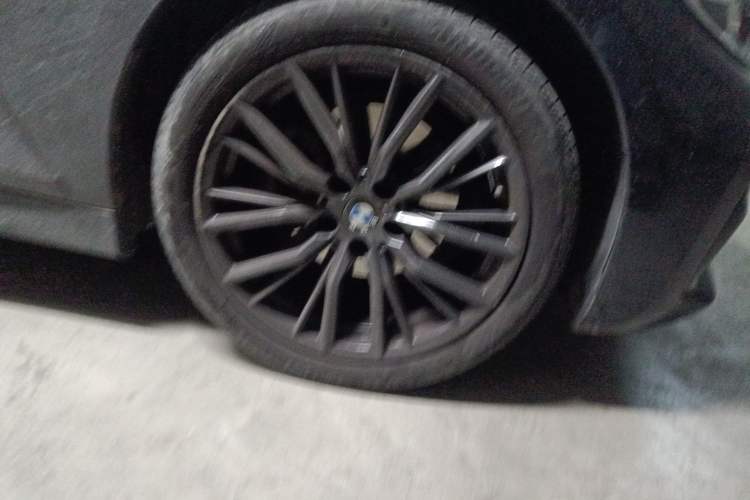 Used BMW 3 Series 2020 Facelifted 325Li M Sport Night Edition Package Right Front Wheel Hub