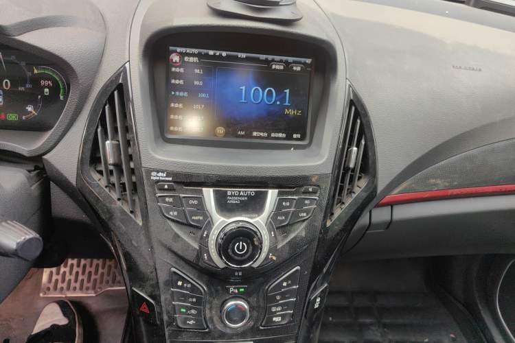 Used BYD Qin New Energy 2014 1.5T Flagship Model
