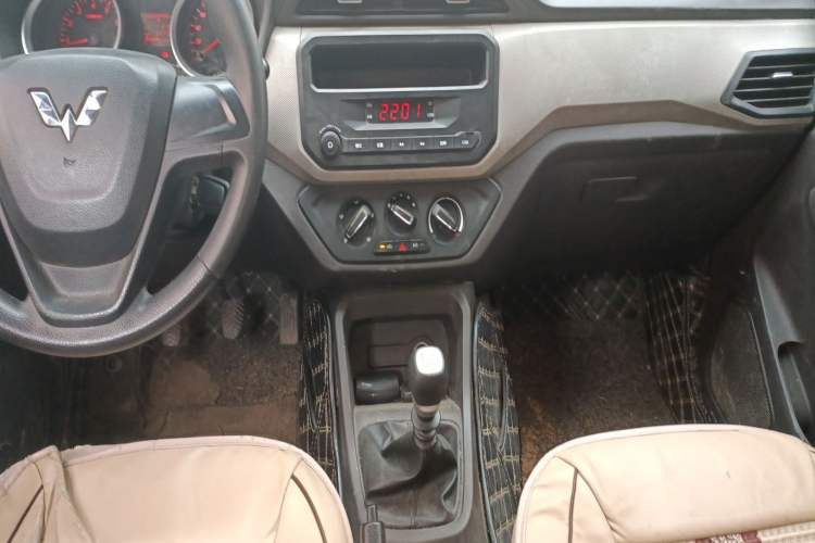 Used Wuling Hongguang 2019 1.5L S Standard Version China VI LAR
