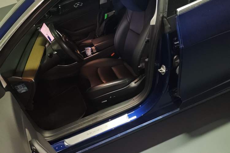 Used Tesla Model 3 2019 Long-Range Rear-Wheel-Drive Version