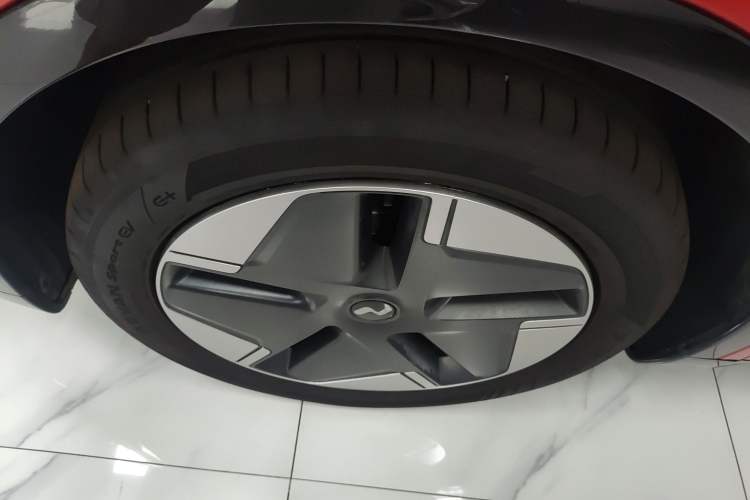 Used ONVO L60 2024 60 kWh Rear-Drive Version