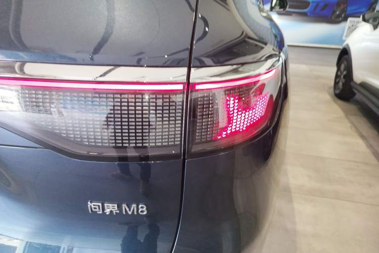 Used Hima AITO M8 2025 Extended-Range Max+ Version 53.4 kWh 5-Seater Edition Right Rear Taillight