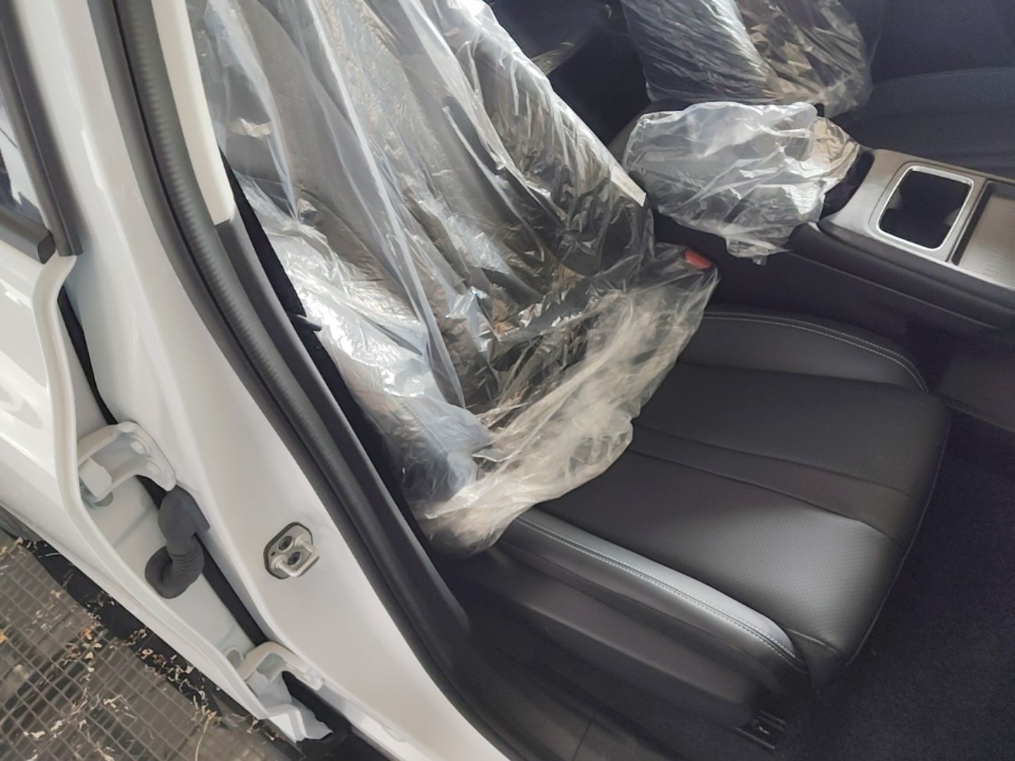 Dongfeng Aeolus SKY EV01 2025 530 km AIR Elite Edition — снимка 19