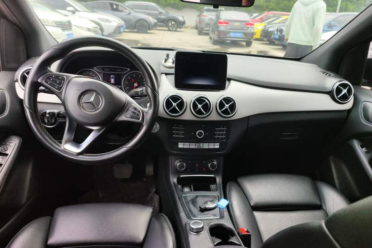 Used Mercedes-Benz B-Class 2018 B 200 Sport Edition Center Console
