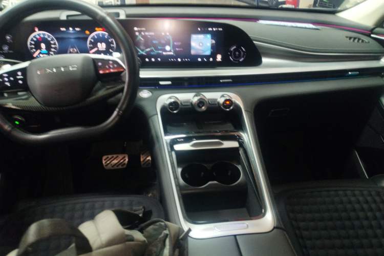 Used EXEED Lingyun 2024 300T Two-Wheel Drive Starlight Edition Audio And AC Panel