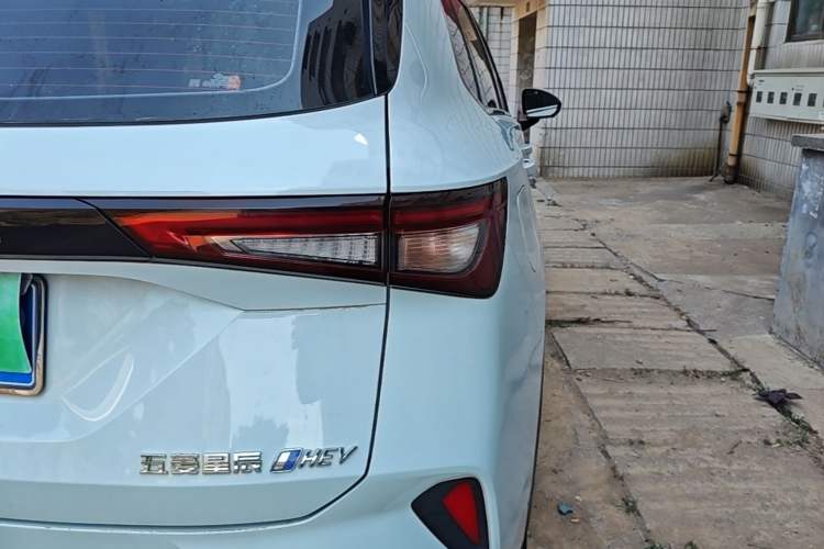 Used Wuling Asta 2022 2.0L DHT Electric-Speed Version