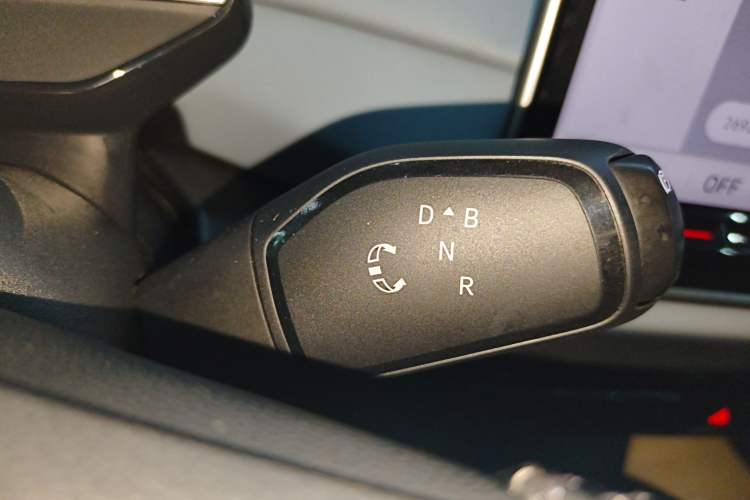 Used Volkswagen ID.4 X 2025 Smart Version Pure & Intelligent Enjoyment Edition Gear Lever