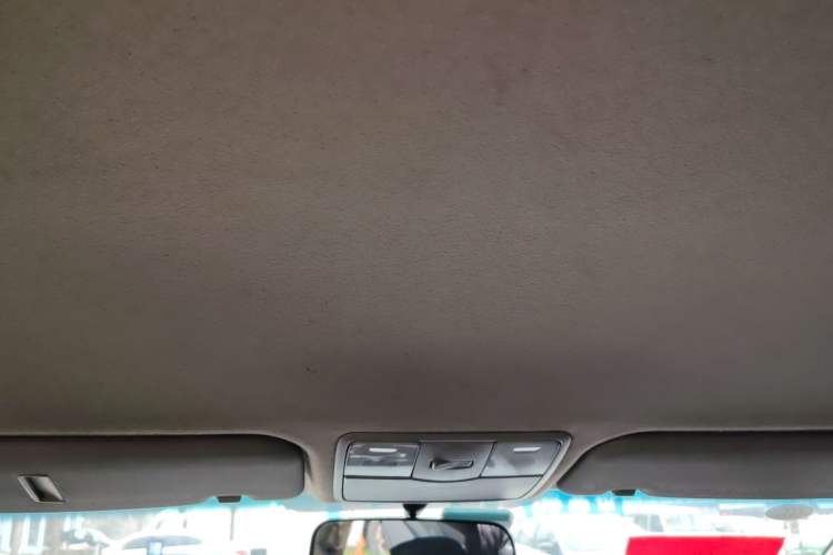 Used Kia K2 2012 Sedan 1.4L MT GLS Commemorative Edition