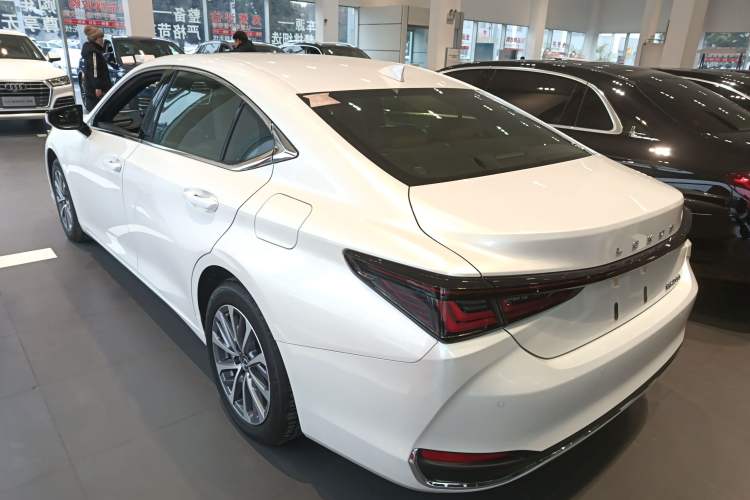 Used Lexus ES 2025 200 Premium Edition