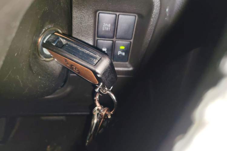 Used Toyota Prado 2013 2.7L Automatic Parallel Import