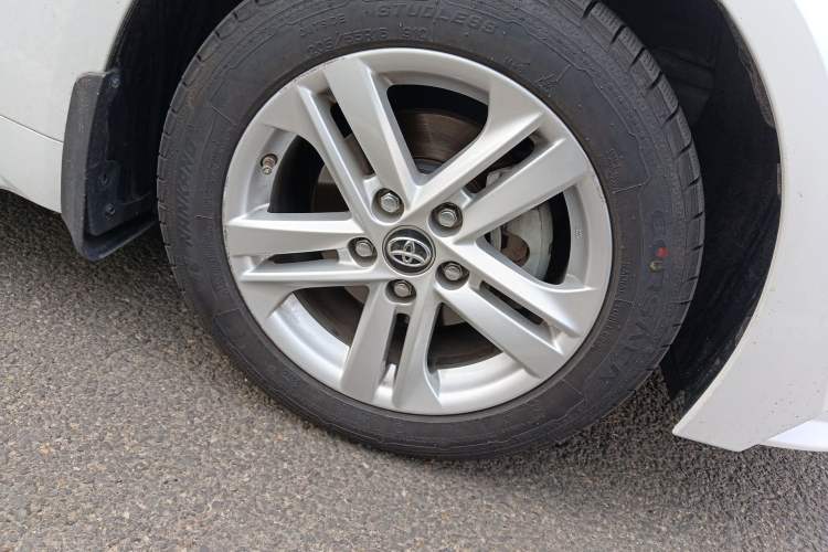 Used Toyota Levin 2021 185T CVT Luxury Edition Right Front Wheel Hub