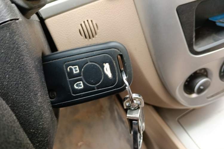 Used Buick Excelle 2011 1.6 LX-MT Vehicle Key