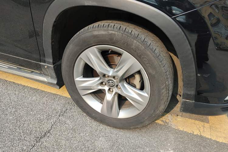 Used Toyota Highlander 2017 2.0T Two-Wheel Drive Luxury Edition 7 Seats