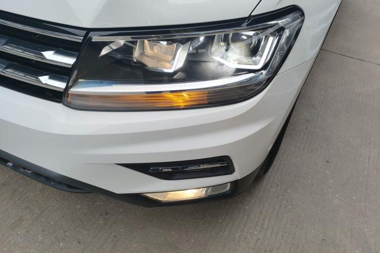 Used Volkswagen Tiguan L 2019 330TSI Automatic Two-Wheel Drive Smart Luxury Version China V Emission Standard
