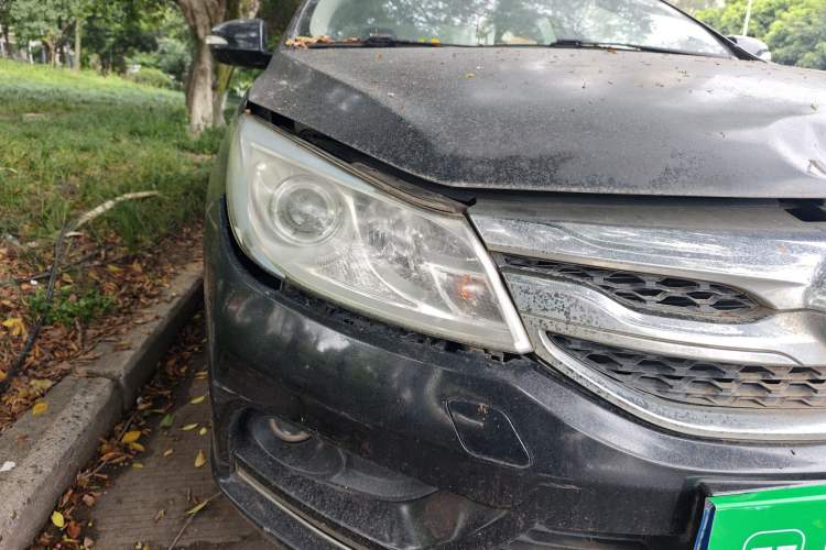 Used BYD Surui 2015 Revised Version 1.5L Manual Luxury Edition Right Front Headlight