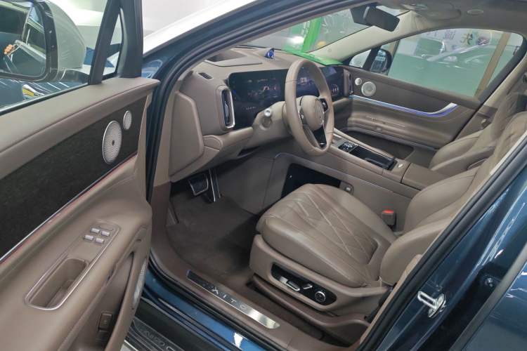 Used Hima AITO M9 2024 All-Electric Ultra Version 100 kWh 5-Seater Model