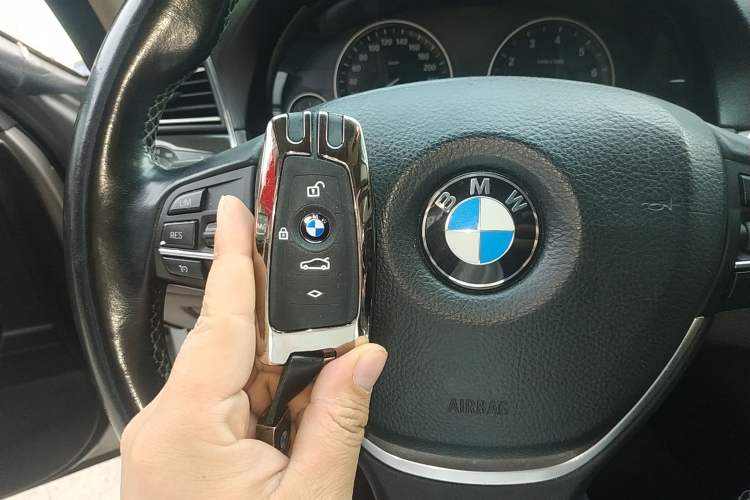 Used BMW 5 Series 2014 528Li Luxury Design Package
