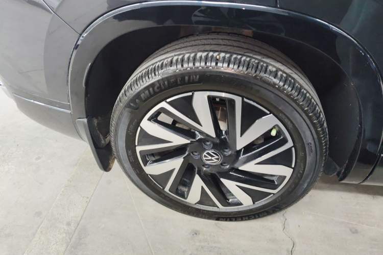 Used Volkswagen Tayron 2023 Revised Version 380TSI All-Wheel Drive R-Line High-Energy Edition Right Rear Wheel Hub