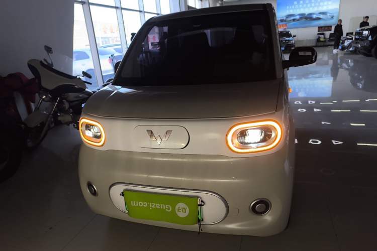 Used Wuling Hongguang MINIEV 2024 3rd Generation 215km Youth Edition Front