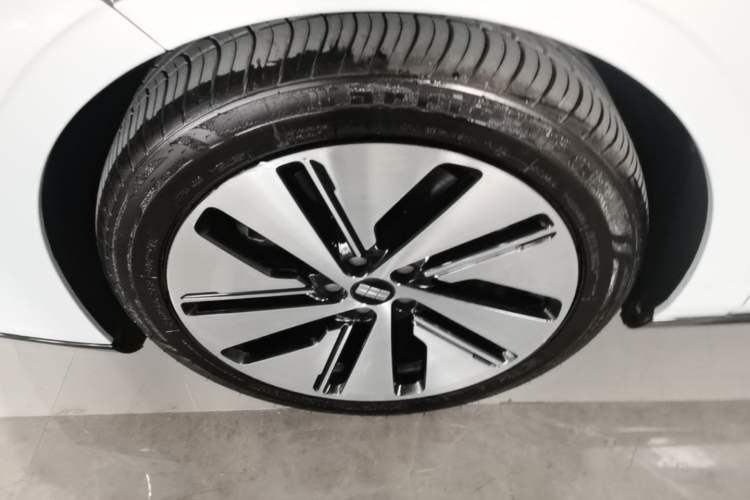 Used Geely Galaxy E8 2024 665 km Range Rear-Drive Starship Long-Range Version
