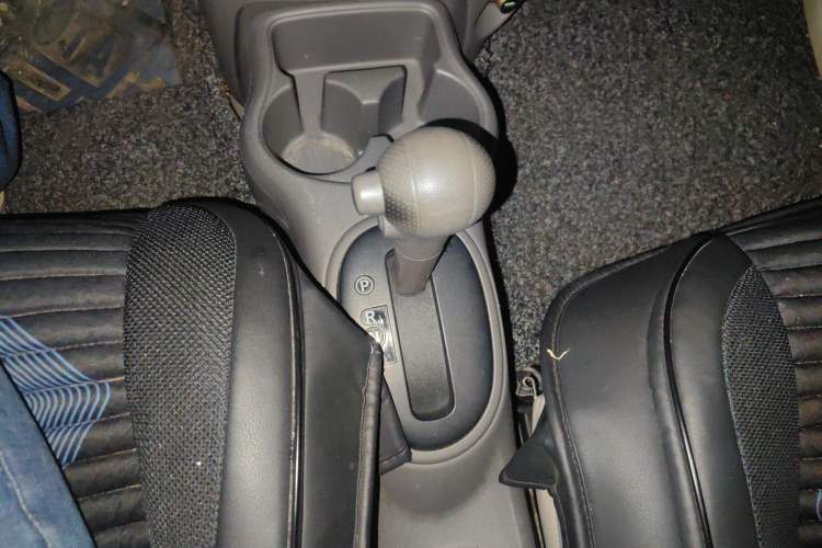 Used Nissan Sunny 2016 1.5XE CVT Leading Edition Gear Lever