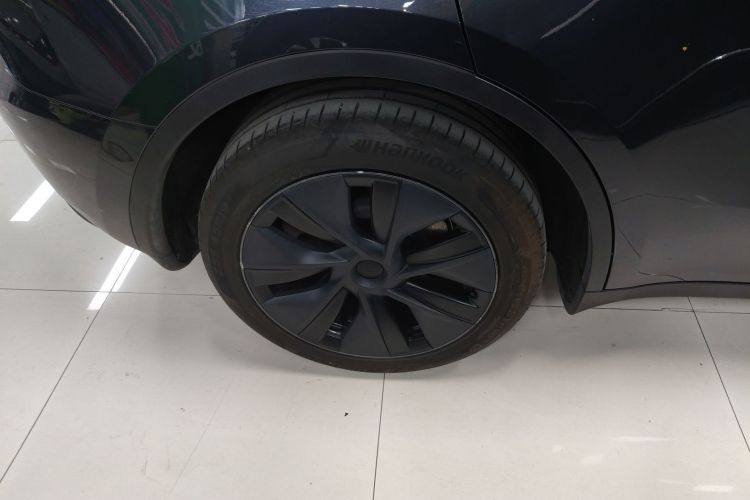 Used Tesla Model Y 2024 Long-Range All-Wheel-Drive Version