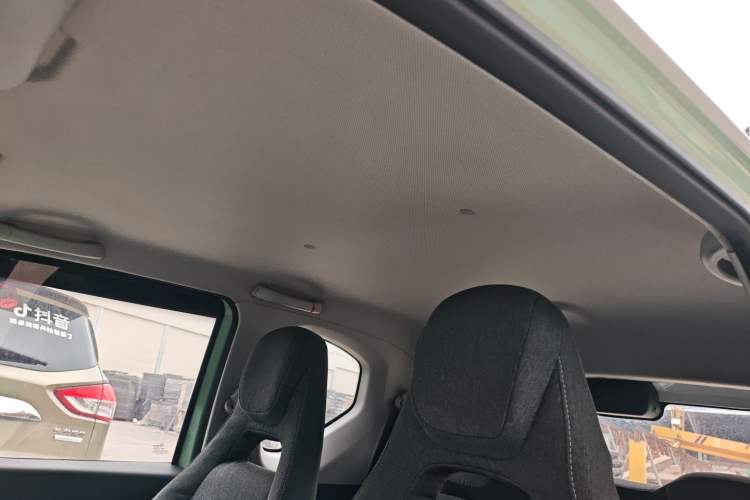 Used Wuling Hongguang MINIEV 2021 Macaron Premium Model – Lithium Iron Phosphate
